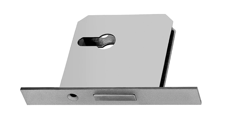 Fix A Deadbolt Door Lock in Altadena, California